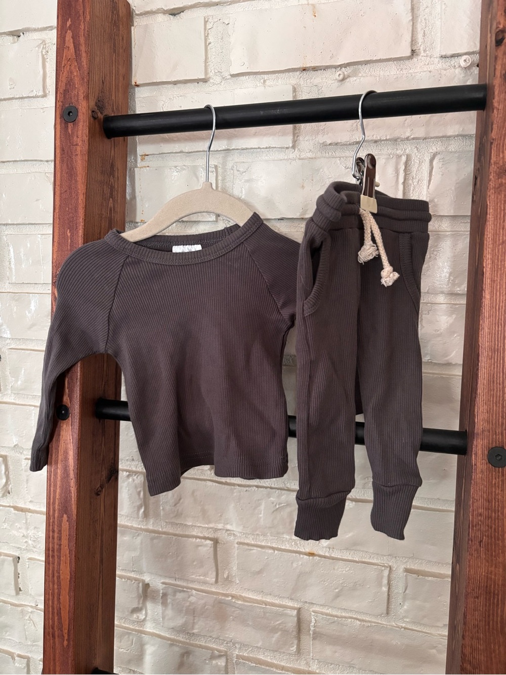 ✨3/$35✨ Mebie Baby Charcoal Ribbed 2-Piece Pocket Lounge Set